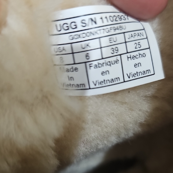 UGG Cream Shearling Boots - Picture 7 of 8